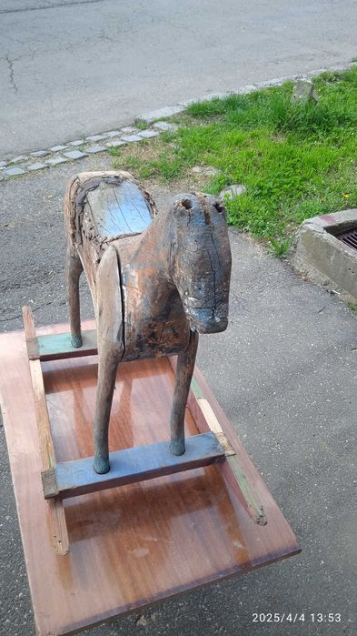 Recondiționez diferite obiecte;(mobila,rame tablouri,statuete lemn)