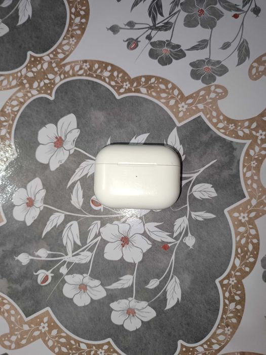 Airpods pro б/у в хорошем качестве