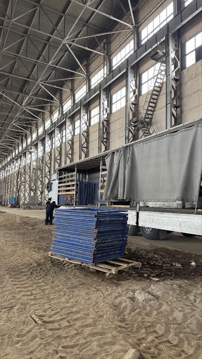В продаже монолитные рамные леса