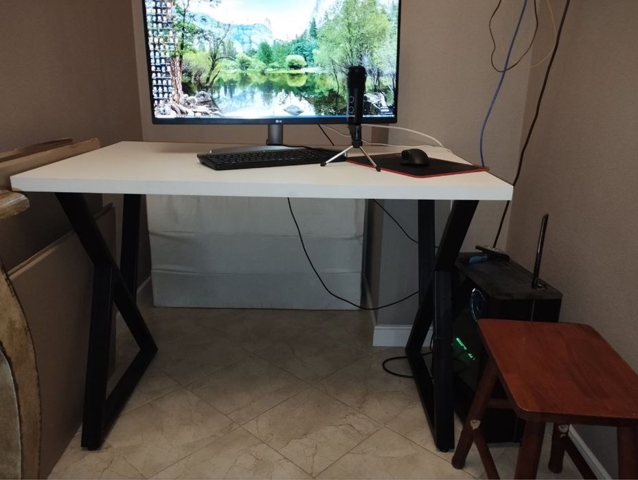 Стол письменный