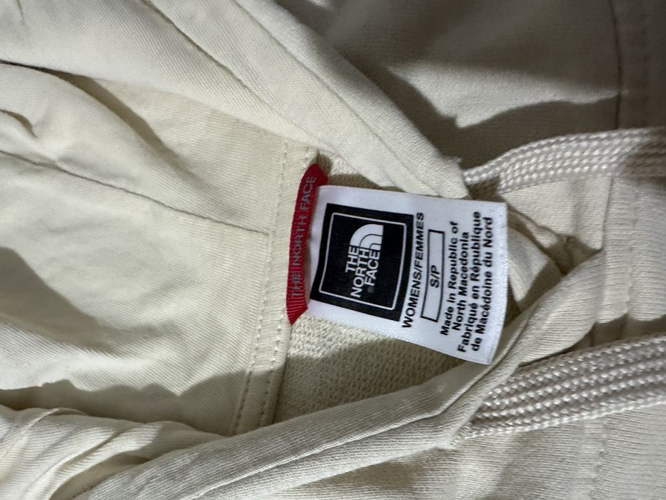 The North Face Cream Hoodie дамско худи