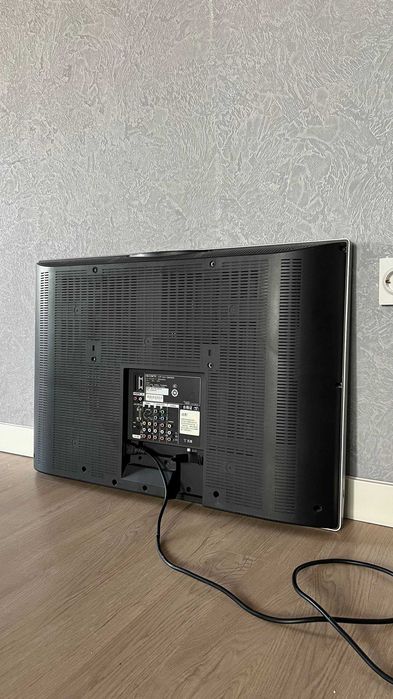 Телевизор Sony Bravia 32 дюйма