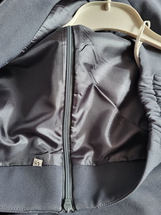 Деловой костюм тройка.