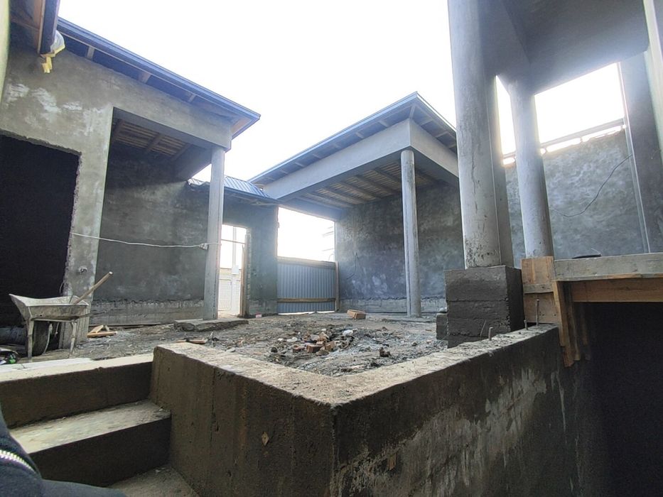 Uzumzor Keles 2.5 sotixdan 2 ta uchaska