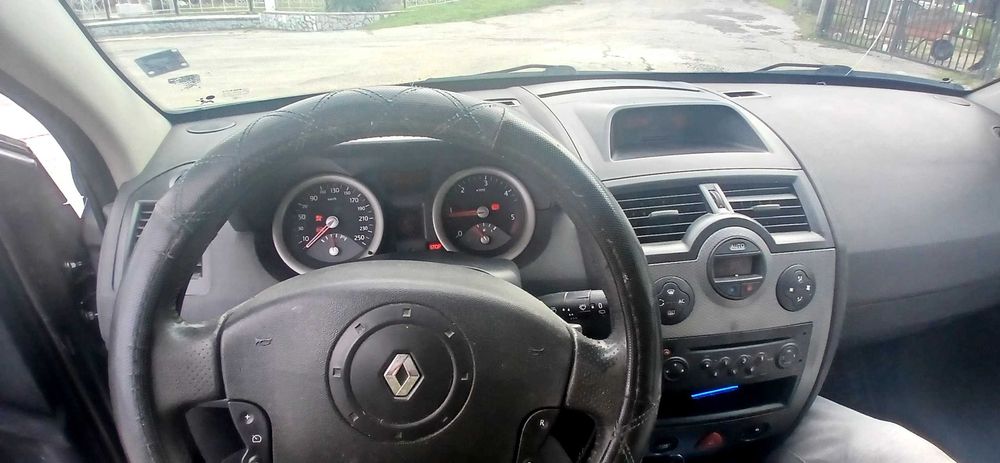 Продавам Рено меган 1.5 дци дизел 2005