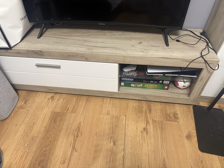 Vand mobila formata din 3 bucati