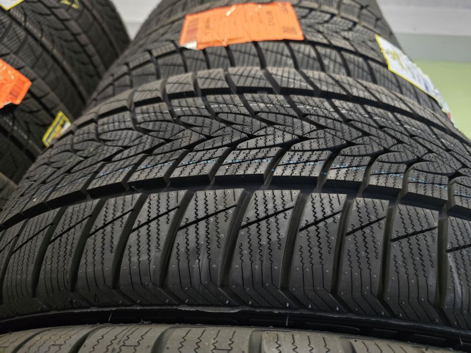 Anvelope iarna 245 40 20