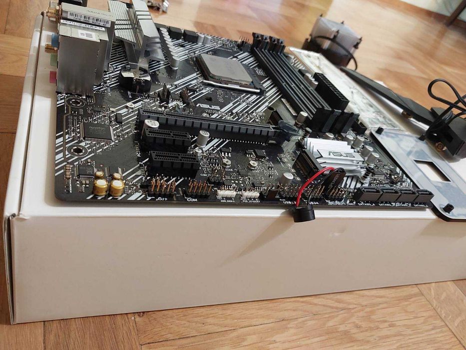 AMD Ryzen 9 3900X + Asus Prime B450M-A Wi-Fi