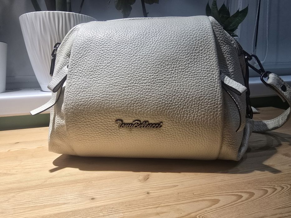 Продам сумочку белую