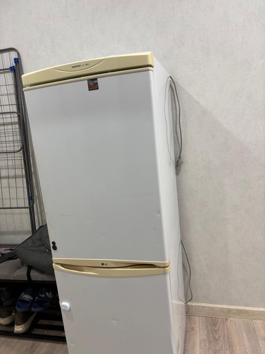 Продам б/у холодильник