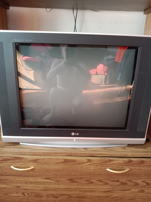Телевизор LG  в отличном состоянии.