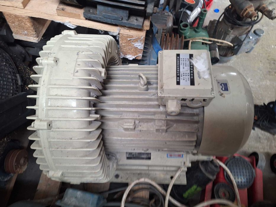 вакуум помпа  въздуходувка