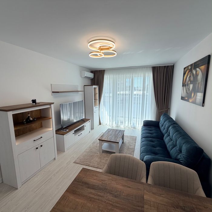 Inchiriez apartament cu 2camere, loc de parcare si o boxa la Maurer