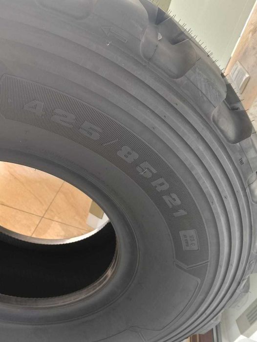 Шины брендов Advance и Kapsen .