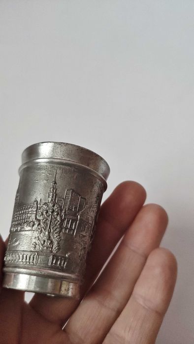 Комплект от 6 чашки/шотове от релефен калай