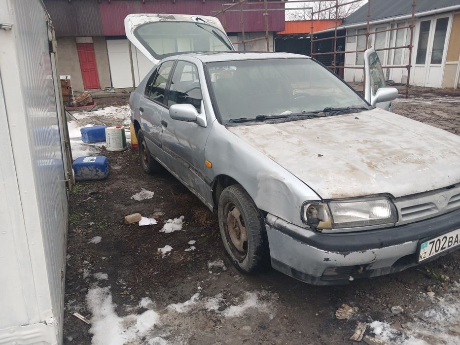 Nissan primera 1990