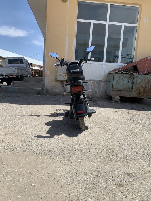 Skuter sotiladi 6 ta akkumlyator