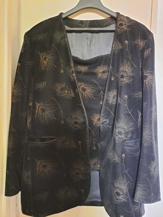 Дамски костюм гладко кадифе - сако и пола р-р 46-48