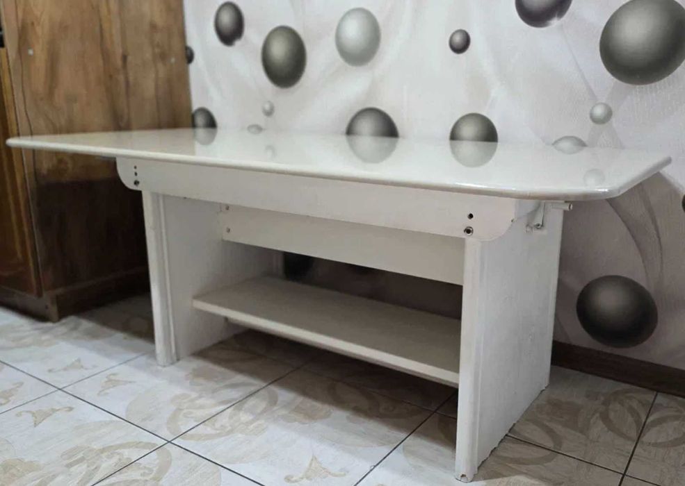 Стол кухонный / кофейный