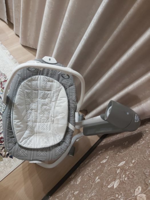 Шезлонг детский Joie