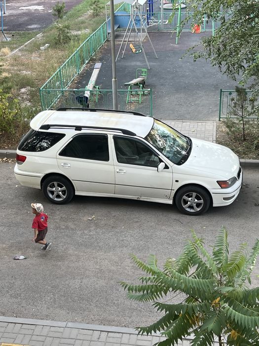 Продам хорошую машину