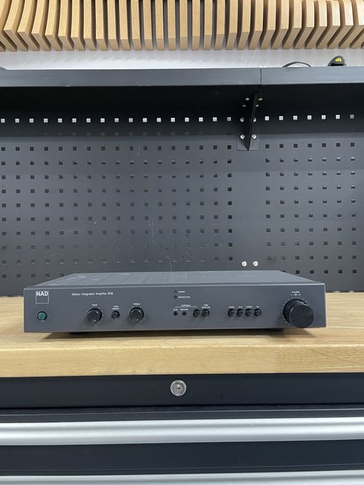 Amplificator nad 310