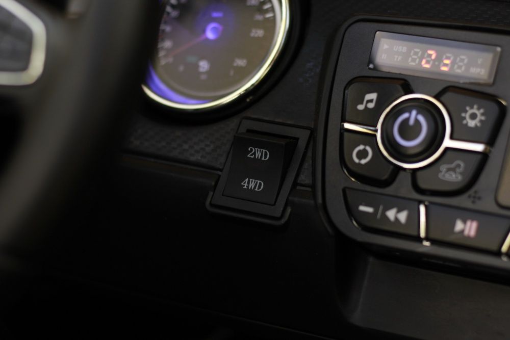Masinuta electrica Mercedes X-Class 4x4 180W PREMIUM #Negru
