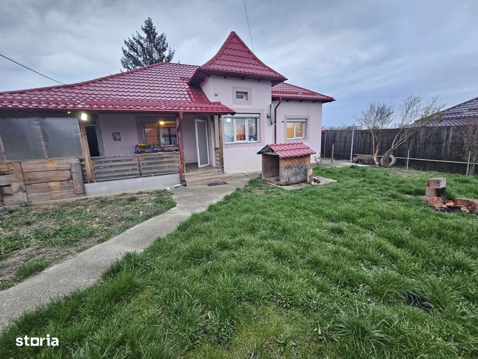 Casa pe parter 3 camere, teren 390 mp. Stefanesti , stradal