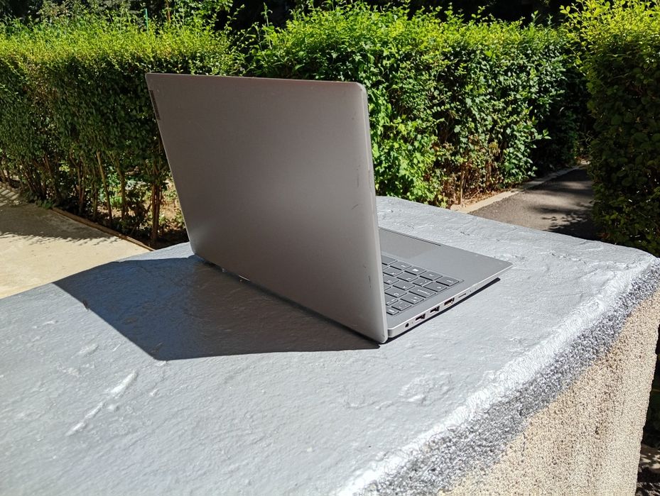 Laptop Lenovo Ideapad 11" / 2021 / Celeron / 64GB EMMC + Slot/ 4GB DDR4 / Win 10 / Baterie 5-6 ore .