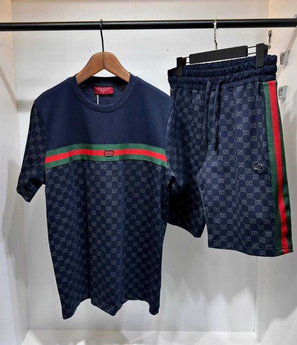 Compleu nou cu eticheta Gucci