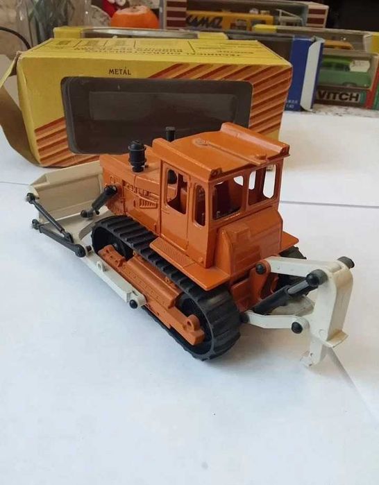 Модель бульдозера чтз СССР