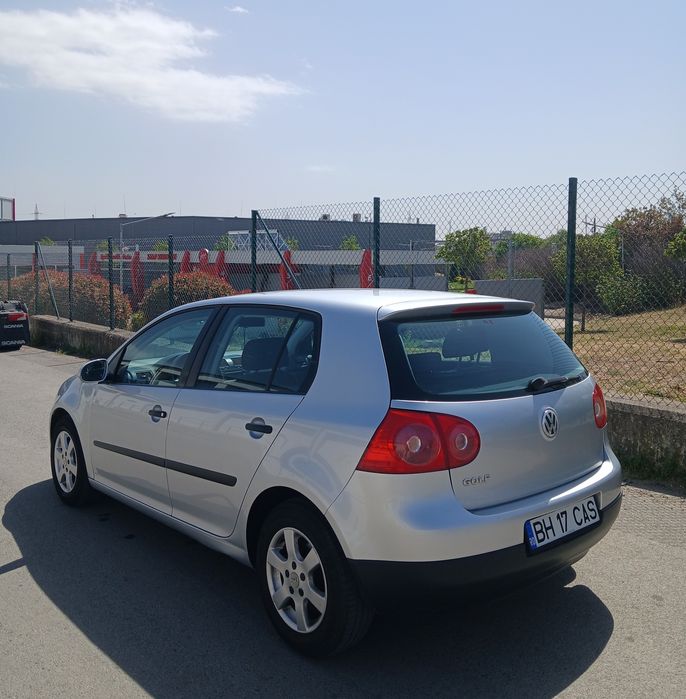 VW Golf 5  1,4 MPI benzina Climatronic .