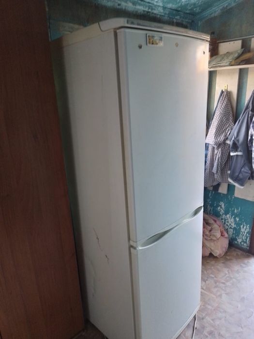 Холодильник рабочий