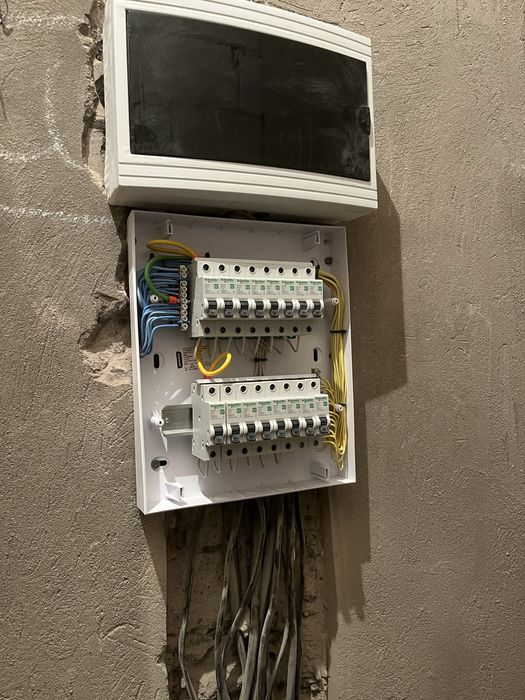 Услуги электромонтажника