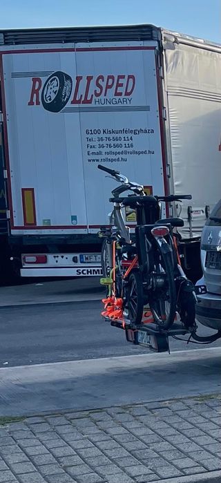 Стойка за велосипеди за кола