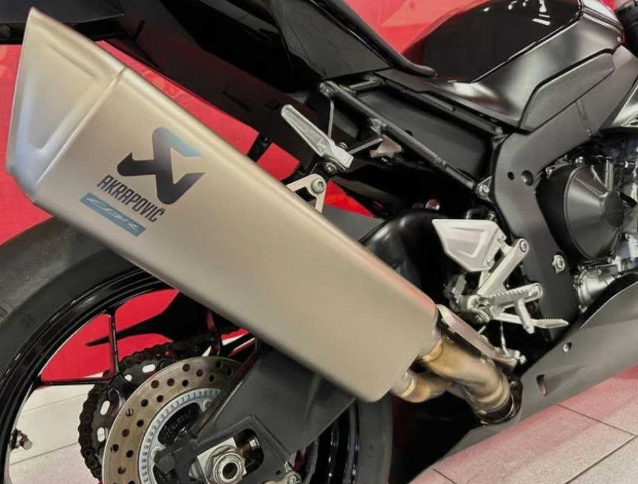 2022 HONDA CBR1000RR-R FIREBLADE -  295 miles  като нов