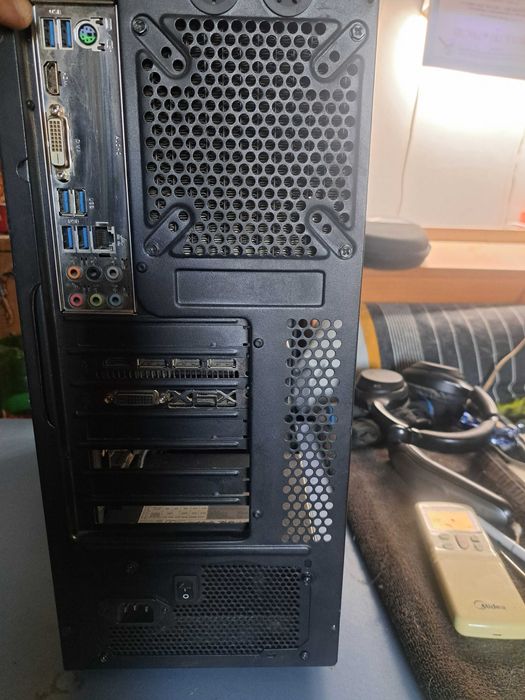 Intel i Core 7 6700 (3.4ghz), RX 580 8GB, 2x8GB DDR4 2133mhz!