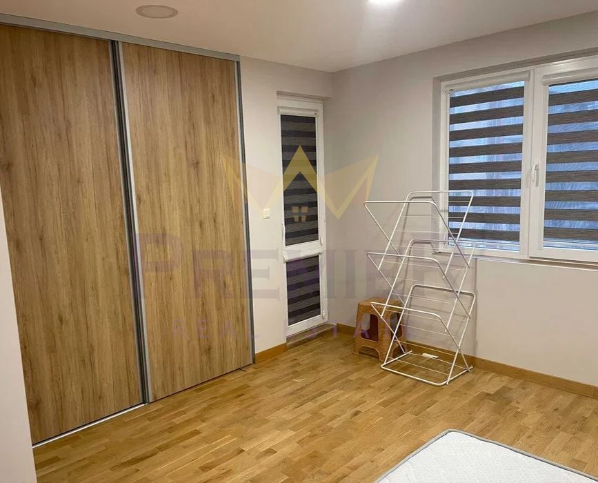 Дава се под наем Тристаен апартамент в Варна, Цветен квартал - 82 кв.м за 612 € - Снимка #4