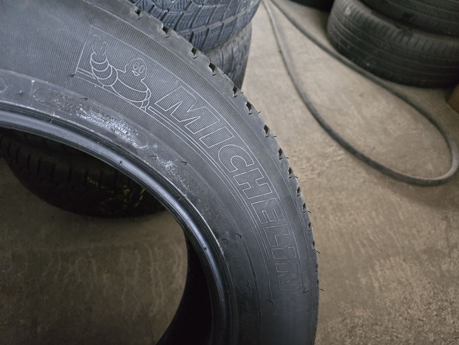 4 Броя 235/60/18 Michelin 2x7,2mm 2x6,9mm