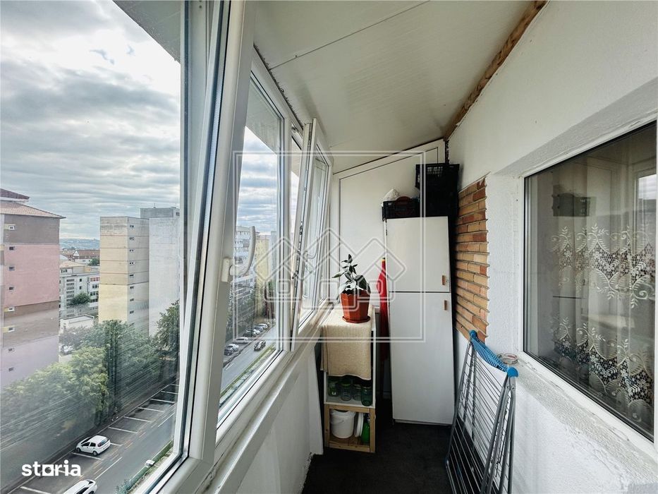 Ap decomandat, 4 camere, balcon - Zona Mihai Viteazu