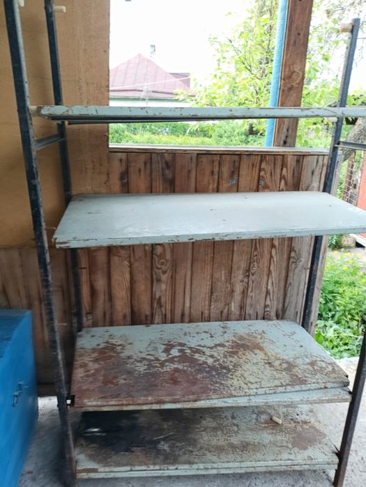 Продаётся б/у стеллаж