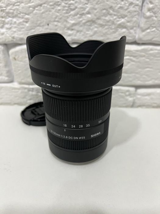 Объектив Sigma 18-50 f2.8