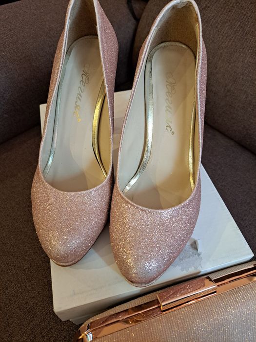 Абитуриентски обувки и чанта