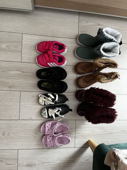 Incaltaminte 22-23 pret in detalii