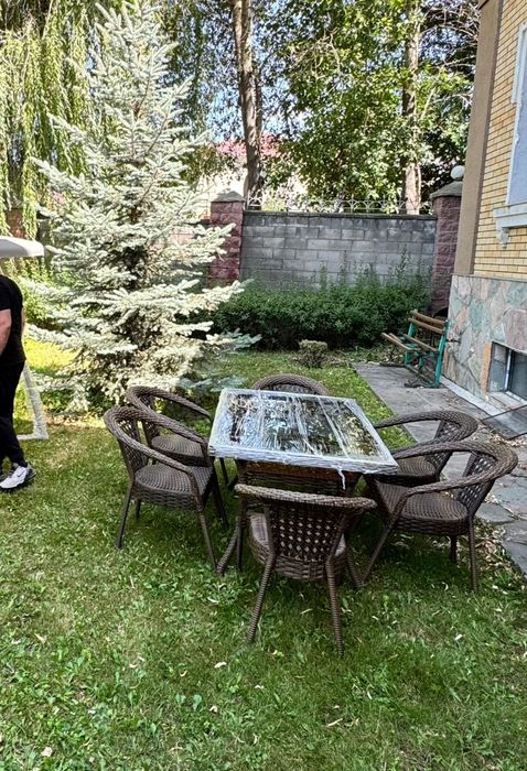 Стулья и стол набор