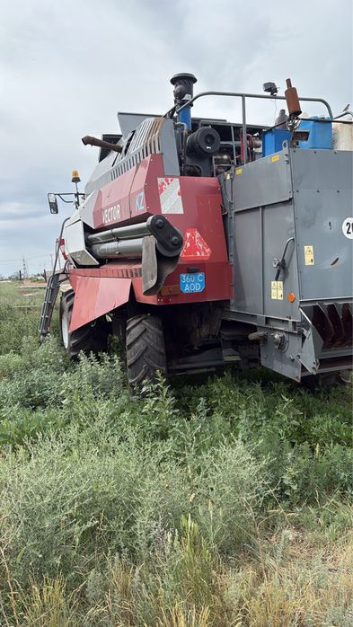Комбайн Вектор 410 с жаткой