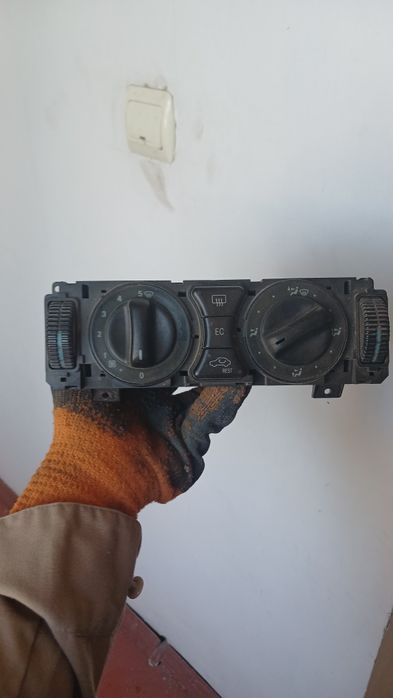 Запчасти мерседес 210