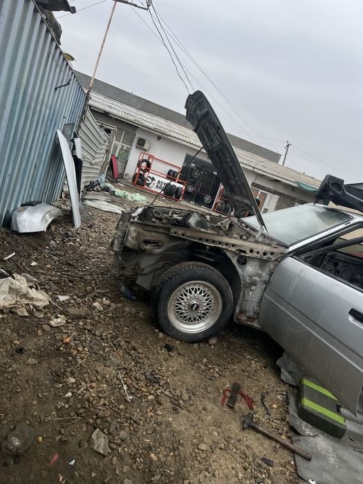 передный капот От Мазда626 старушка