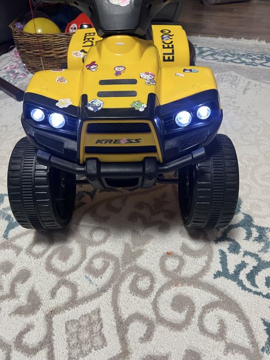 Продам квадроцикл на батарейке