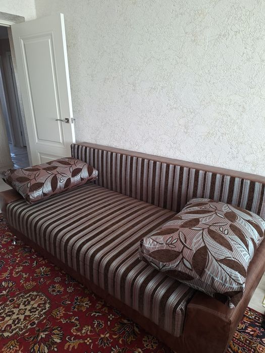 Продаётся диван-тахта.